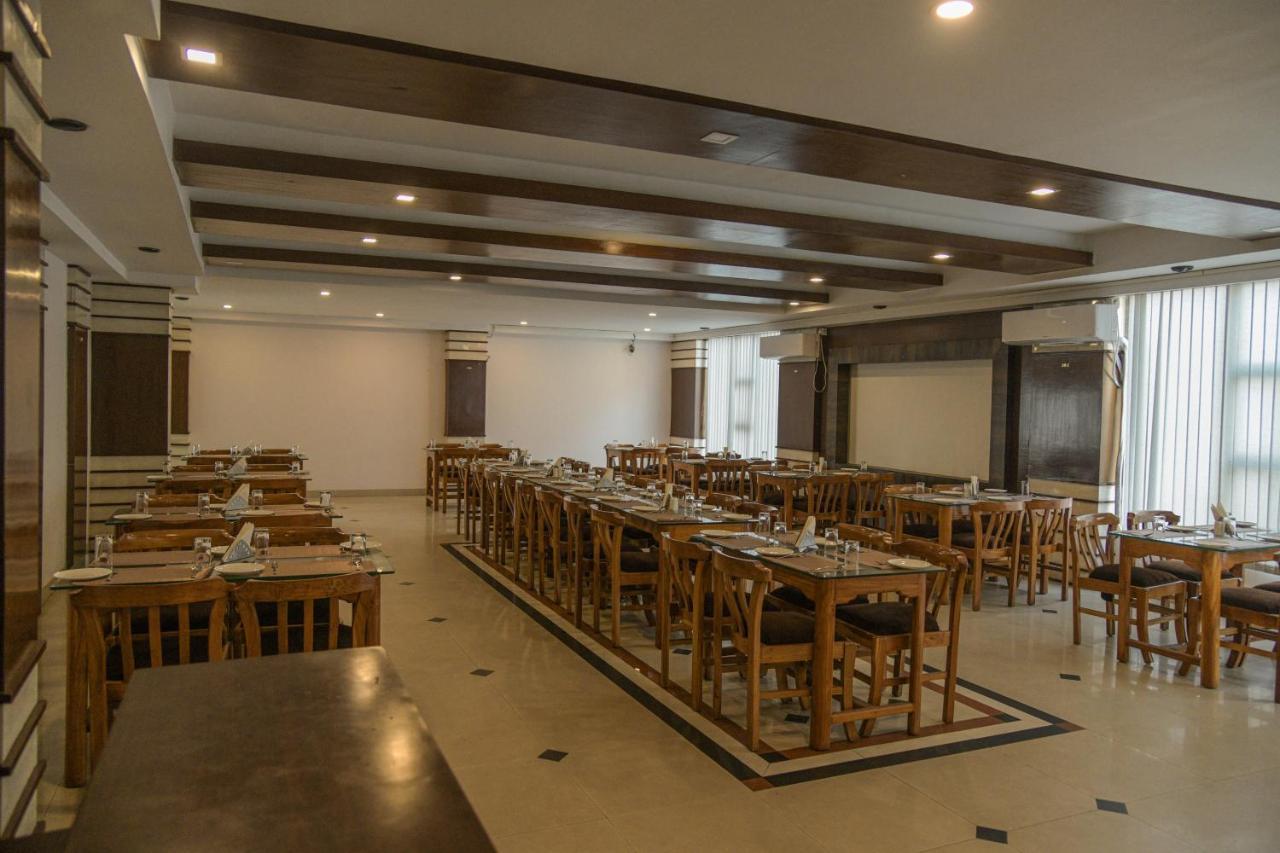 Hotel Earl Grey Jorhāt Εξωτερικό φωτογραφία