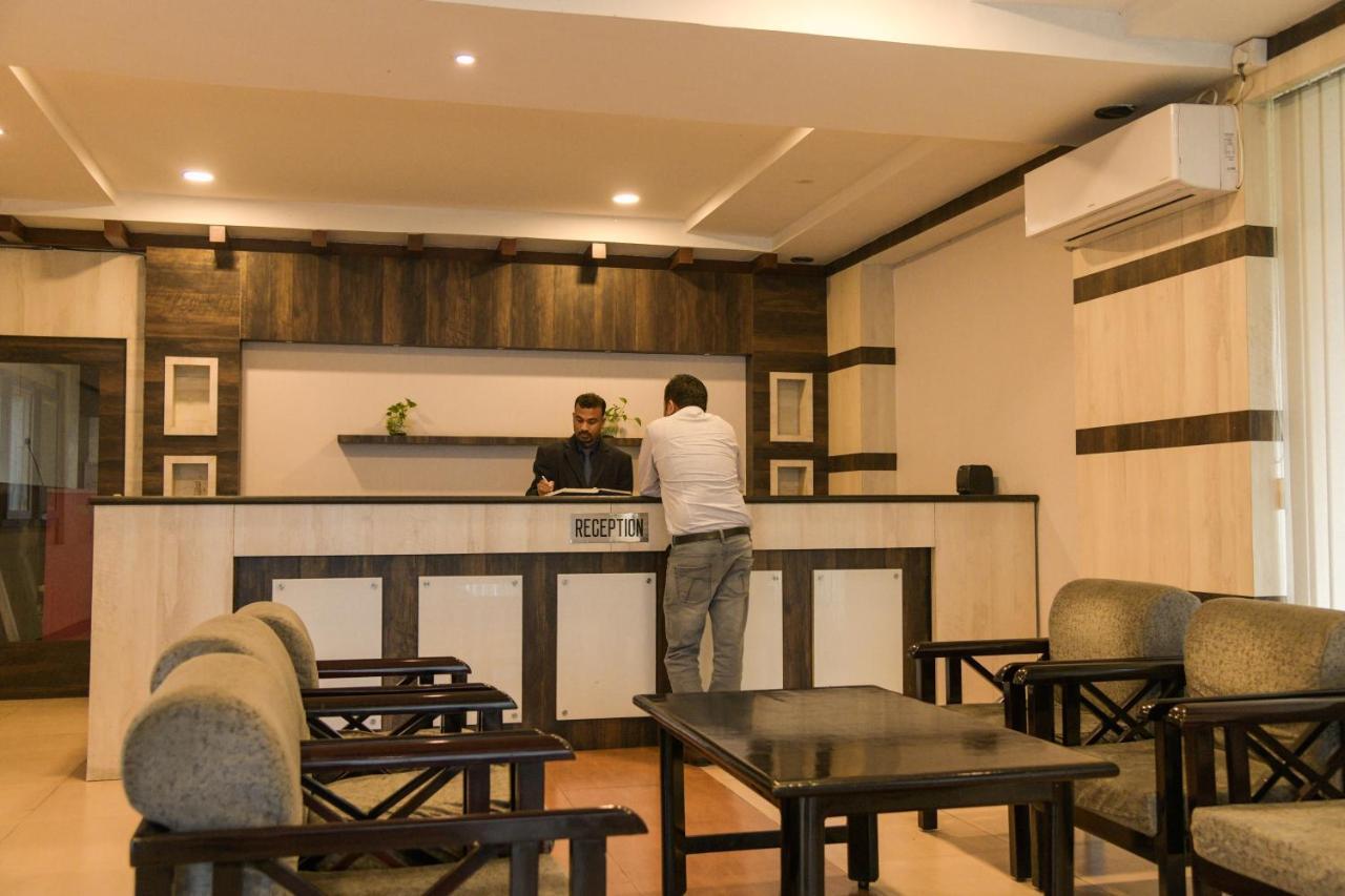Hotel Earl Grey Jorhāt Εξωτερικό φωτογραφία