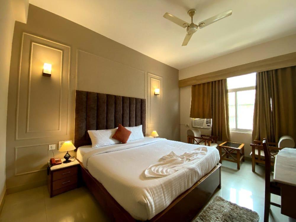 Hotel Earl Grey Jorhāt Εξωτερικό φωτογραφία