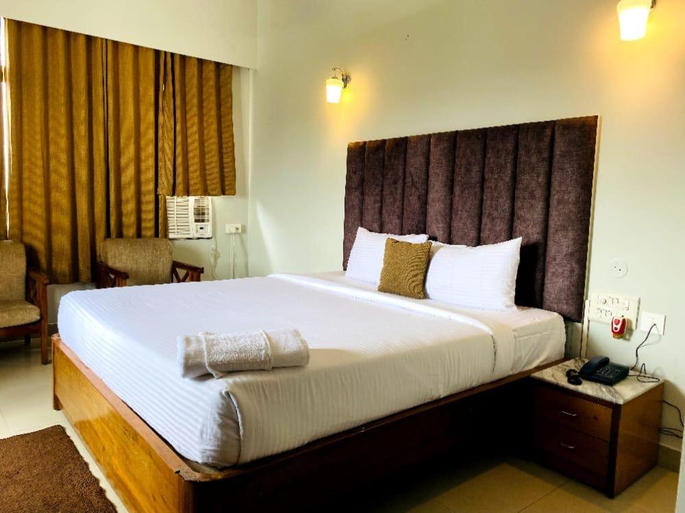 Hotel Earl Grey Jorhāt Εξωτερικό φωτογραφία