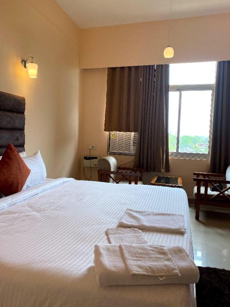Hotel Earl Grey Jorhāt Εξωτερικό φωτογραφία