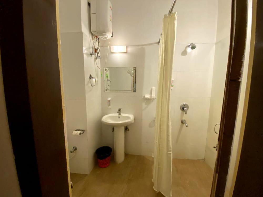 Hotel Earl Grey Jorhāt Εξωτερικό φωτογραφία