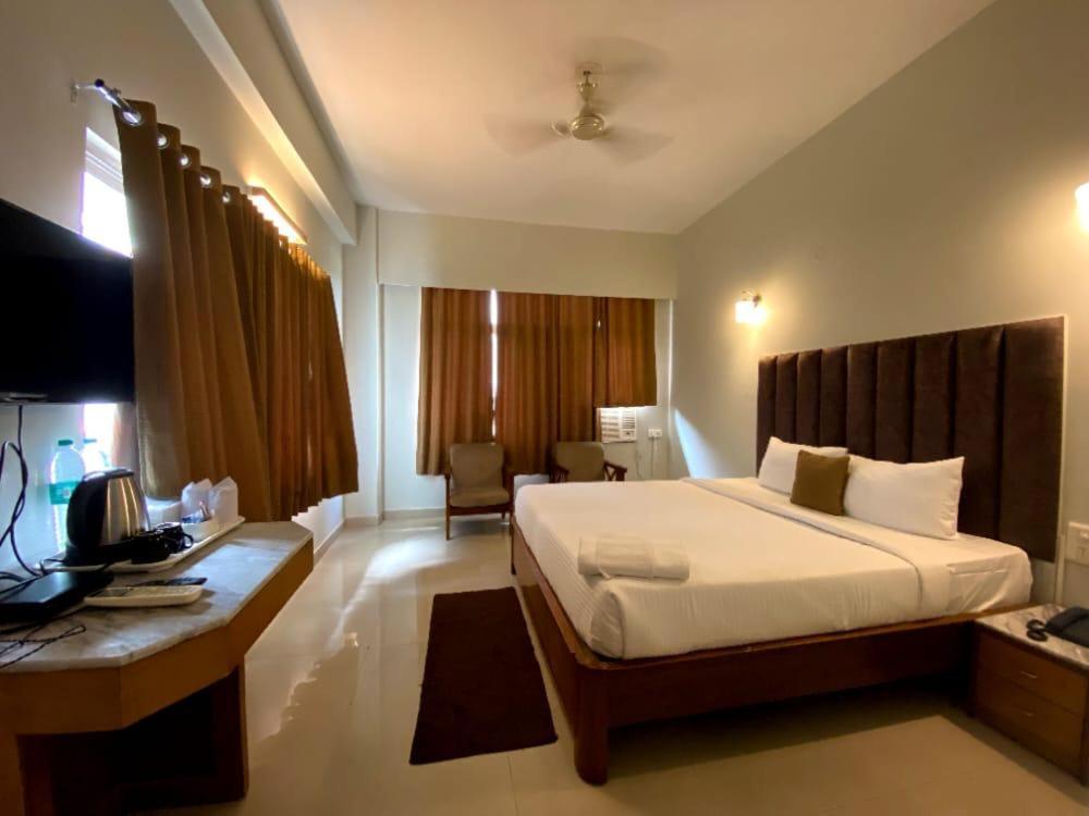 Hotel Earl Grey Jorhāt Εξωτερικό φωτογραφία